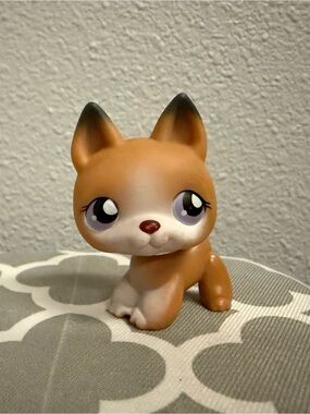 Authentic Littlest Pet Shop 2005 #212 German Shepherd